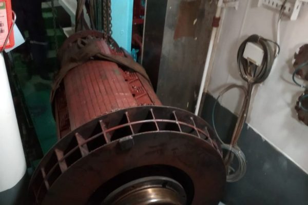 Shaft Generator Rotor Replcement Works 4